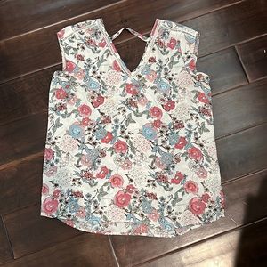 (2) TOPS!! Super cute and dressy tops!! Pre loved